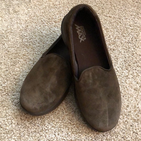 sketcher walking shoes for women